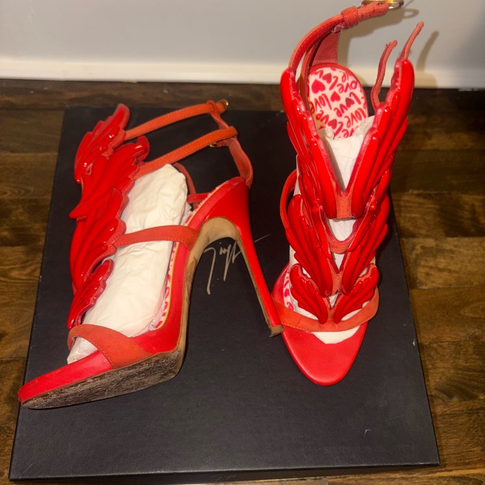 Giuseppe Zanotti Red Sculpted Heels - Picture 3 of 4